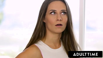 İhmal Edilen Sevgili Cassidy Klein, Kocaman Sikli En İyi Dostuyla Yarık Göt Deliğini Açtırıp Aldatıyor!