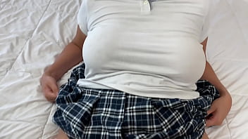 Öfkeli üvey Baba Tembel üvey Kızını Okuldan Sonra Sertçe Beceriyor