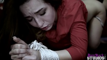 Üvey Kızımı Bozuyorum: Bambi Brooks’un Yatak Odası Maceraları