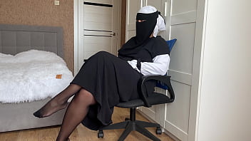 Mısırlı Arap Karısının Sulu Delikleri Döllenmek Için Hazırdı