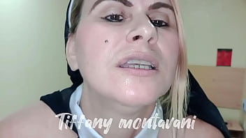 Tiffany Montavani’nin Çılgın Rahibe Fantazisi: Mumla Mastürbasyon Ve Anal Oyunların Ön İzlemesi