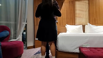 Çinli Kadın Kocasıyla Guadalajara’ya Taşınarak Sikişmeye Geldi