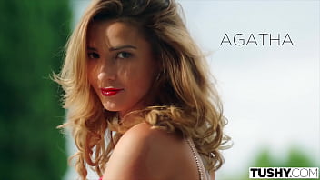 Agatha’nın Ateşli Göt Deliğini Parçalayan Sahne Arkadaşıyla çılgın Anal Sevişmesi