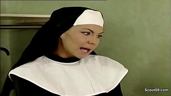 Rahibeyi Baştan Çıkaran Papazın Azdıran Sahnesi Klasik Porno Filmi