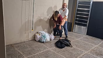 Ders Kaçıran üniversiteliler Okulun Arkasında Gizlice Ateşli Birleşme Yaşıyor
