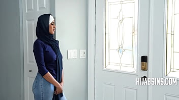 Utangaç Arap Kızının Amerikan Kültürüyle Yatakta Tanışması